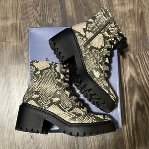 Universal Tread Boots